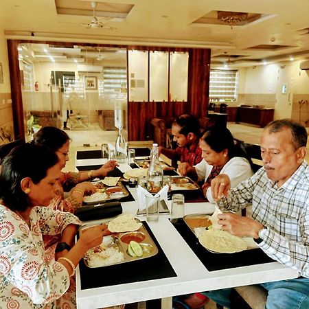 Mayda Inn- A Boutique Hotel New Delhi Buitenkant foto
