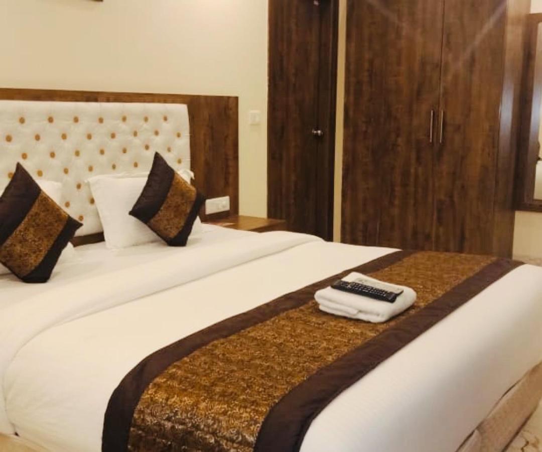 Mayda Inn- A Boutique Hotel New Delhi Buitenkant foto